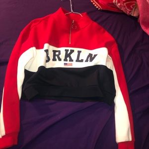 Red,blue and white crop sweatshirt